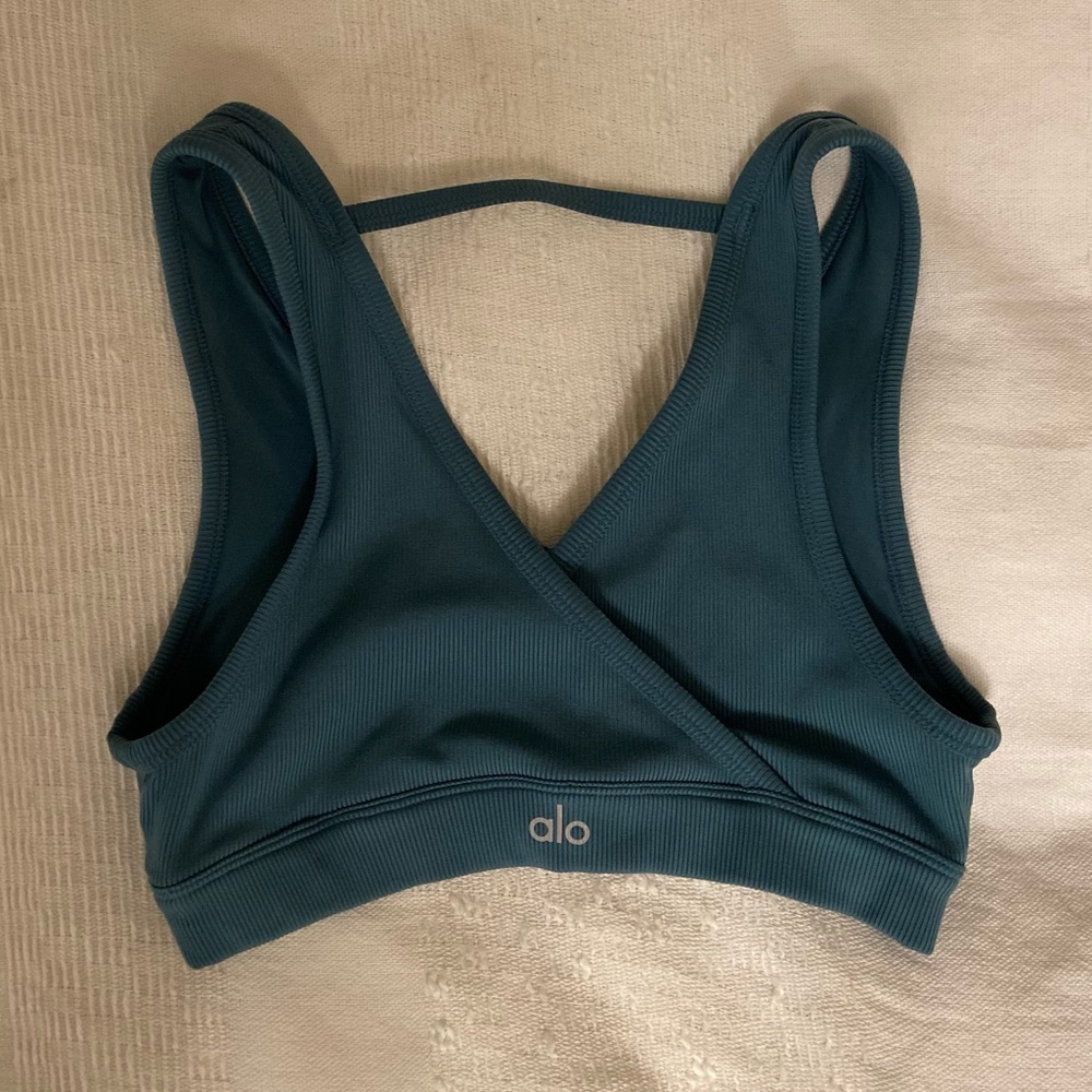 ALO yoga sports bra